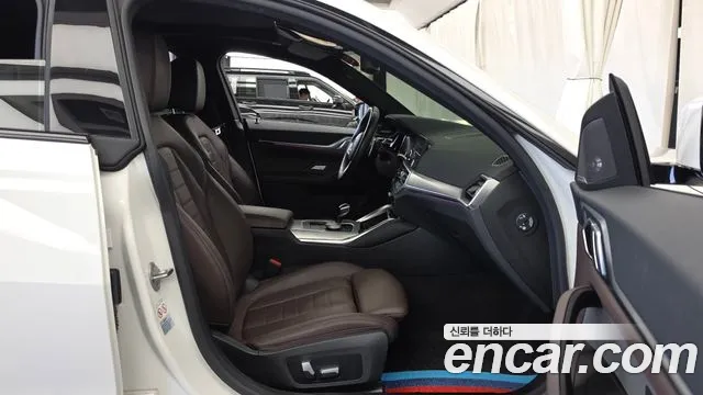 BMW 4-Series 2021 thumb 11