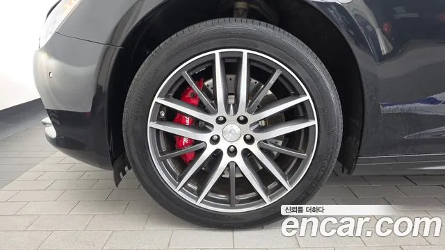 Maserati Ghibli 2014 thumb 5
