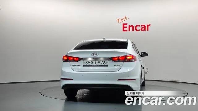 Hyundai Avante 2015 thumb 4