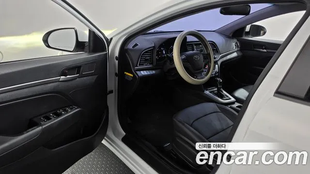 Hyundai Avante 2015 thumb 10