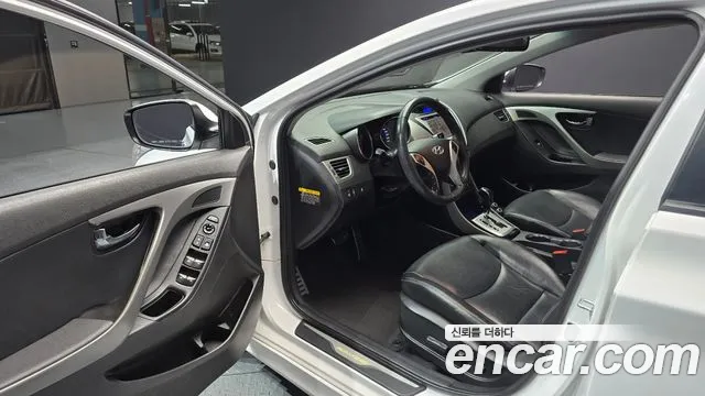 Hyundai Avante 2011 thumb 10