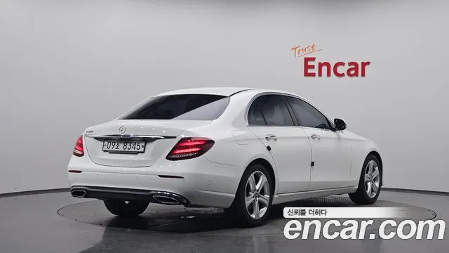 Mercedes-Benz E-Класс 2017 thumb 2
