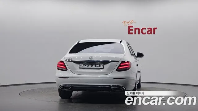 Mercedes-Benz E-Класс 2017 thumb 4