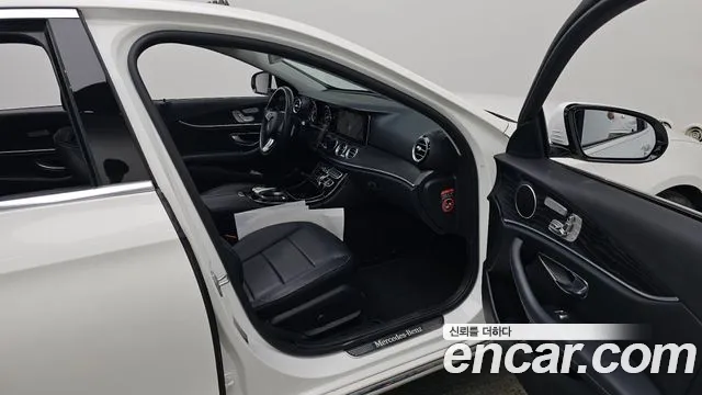 Mercedes-Benz E-Класс 2017 thumb 11