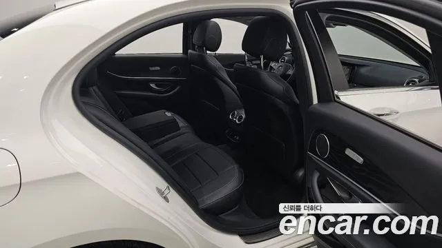Mercedes-Benz E-Класс 2017 thumb 12