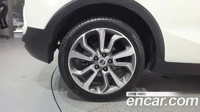 KG_Mobility_Ssangyong TIBOLI 2015 thumb 5