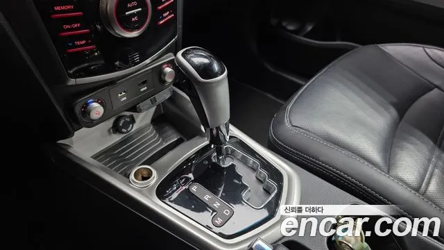 KG_Mobility_Ssangyong TIBOLI 2015 thumb 9