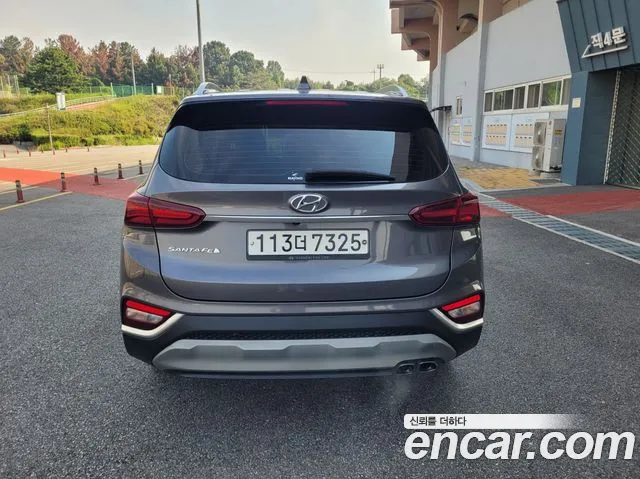Hyundai Santa Fe 2019 thumb 4