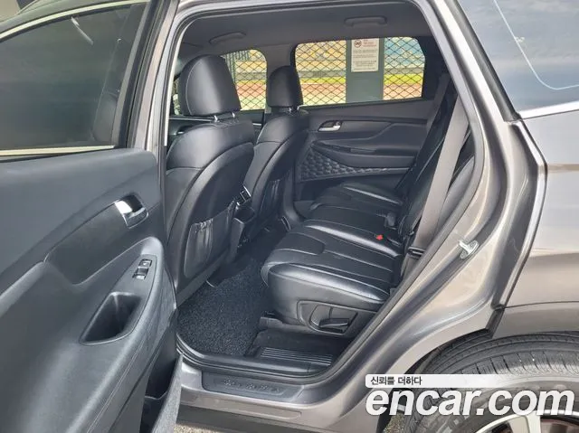 Hyundai Santa Fe 2019 thumb 10