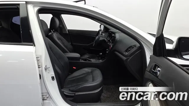 Kia K5 2012 thumb 11