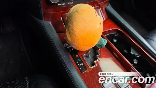 Lexus LS 2011 thumb 9