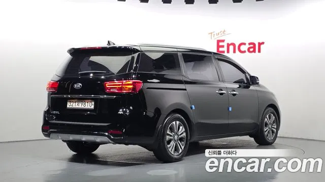 Kia Carnival 2019 thumb 2
