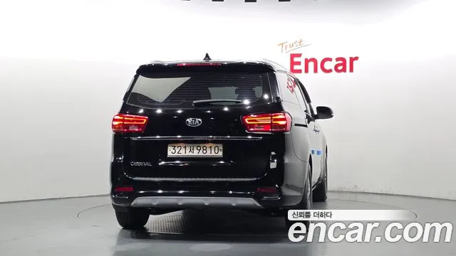 Kia Carnival 2019 thumb 4