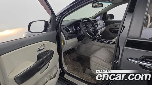 Kia Carnival 2019 thumb 10