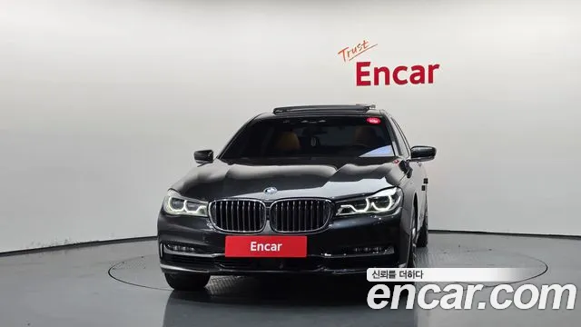BMW 7-Series 2018 thumb 3