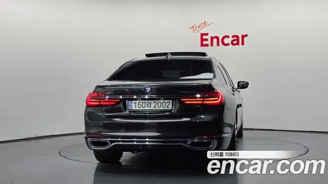 BMW 7-Series 2018 thumb 4