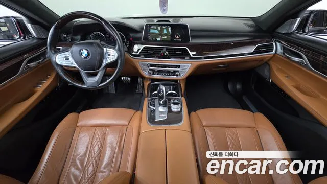 BMW 7-Series 2018 thumb 7