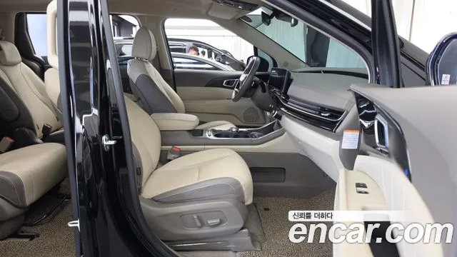 Kia Carnival 2025 thumb 11