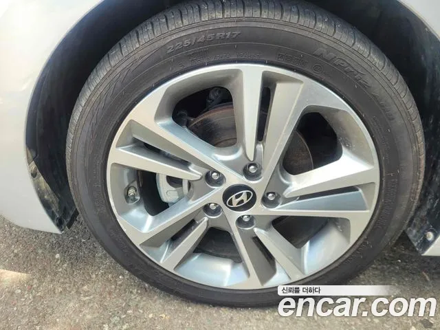Hyundai Avante 2018 thumb 5