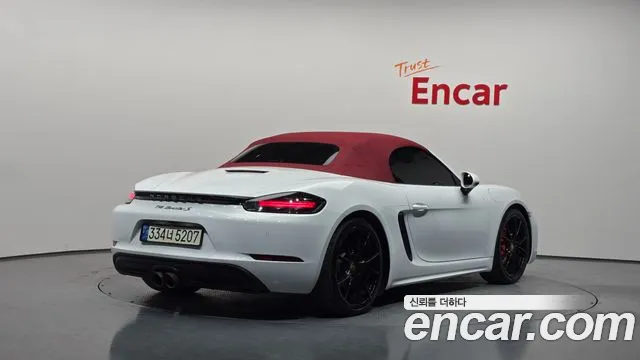 Porsche Cayman 2016 thumb 2