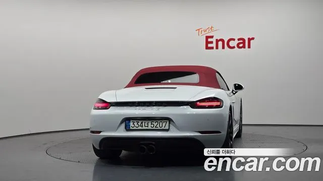 Porsche Cayman 2016 thumb 4