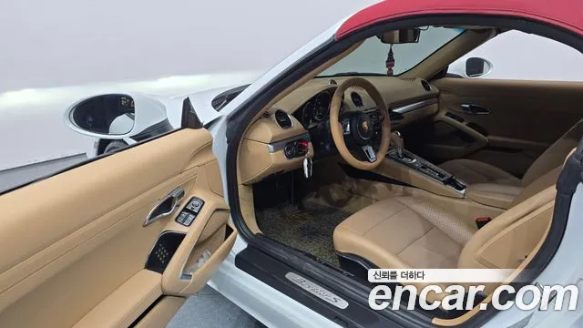 Porsche Cayman 2016 thumb 10
