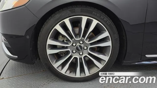 Lincoln Continental 2019 thumb 5