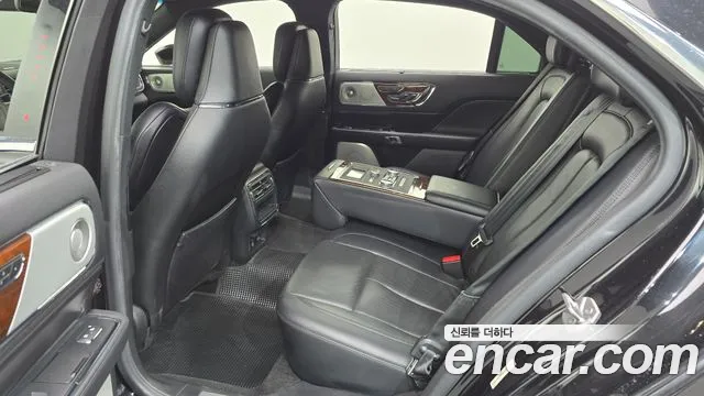 Lincoln Continental 2019 thumb 11