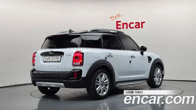 MINI Countryman 2018 thumb 2