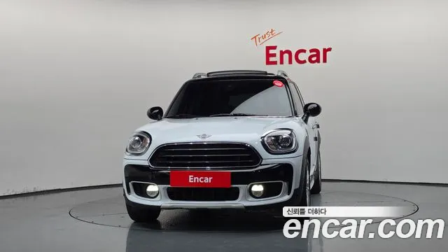 MINI Countryman 2018 thumb 3