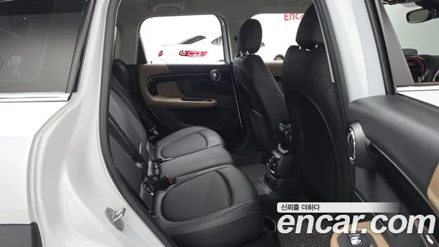 MINI Countryman 2018 thumb 12