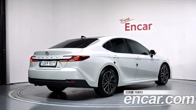 Toyota Camry 2025 thumb 2