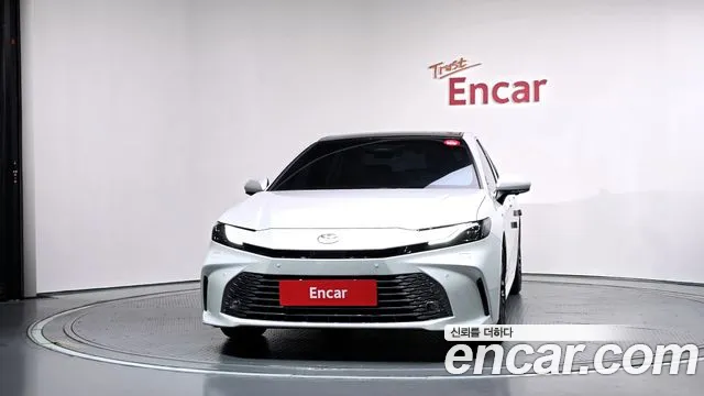 Toyota Camry 2025 thumb 3