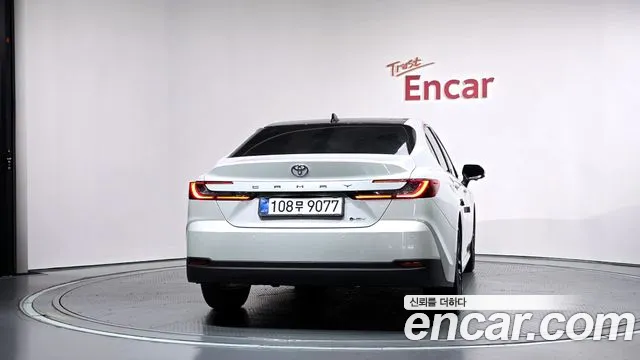 Toyota Camry 2025 thumb 4