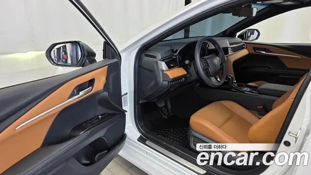 Toyota Camry 2025 thumb 10