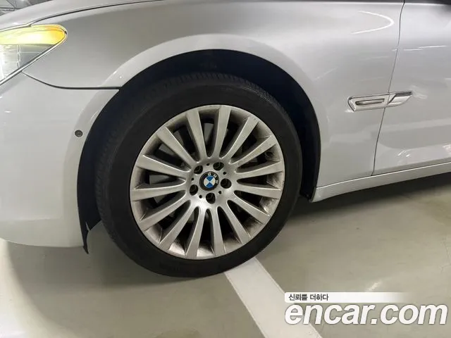 BMW 7-Series 2010 thumb 5