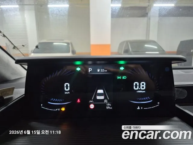 Hyundai Staria 2025 thumb 7