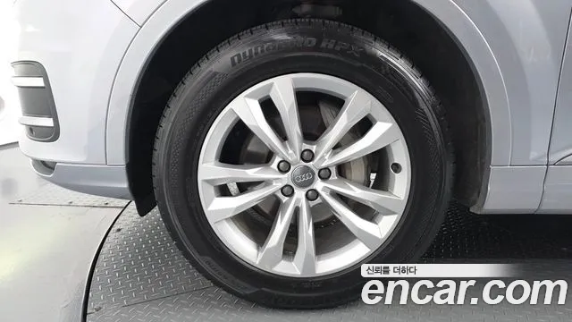 Audi Q7 2019 thumb 4