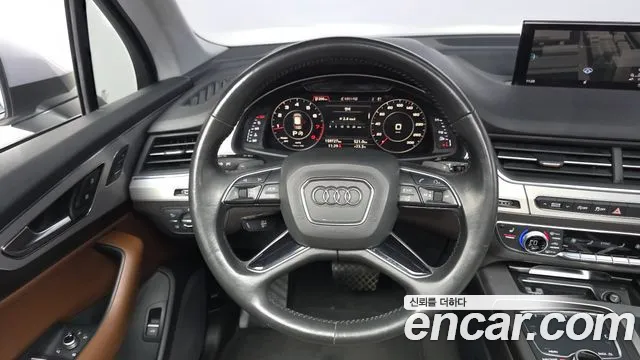 Audi Q7 2019 thumb 12