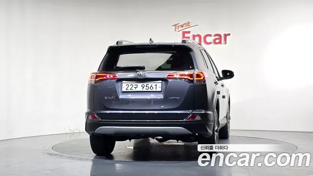 Toyota RAV4 2017 thumb 4