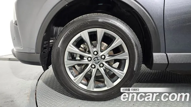Toyota RAV4 2017 thumb 5