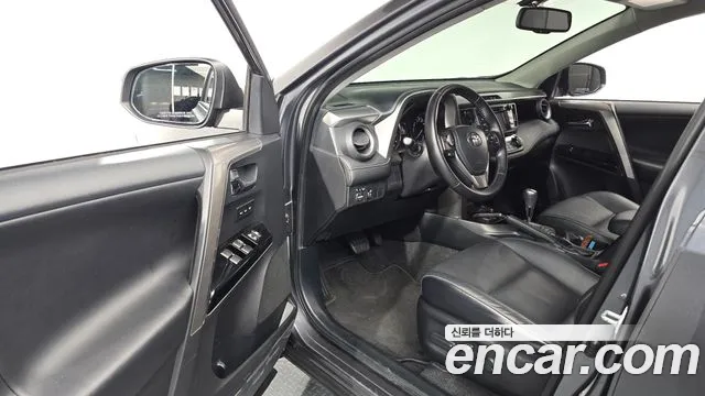 Toyota RAV4 2017 thumb 10