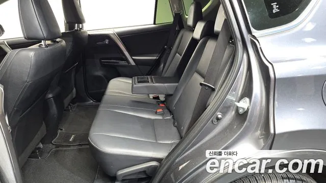 Toyota RAV4 2017 thumb 11