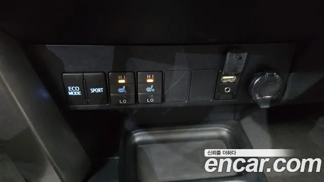 Toyota RAV4 2017 thumb 12