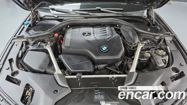 BMW 5-Series 2020 thumb 6