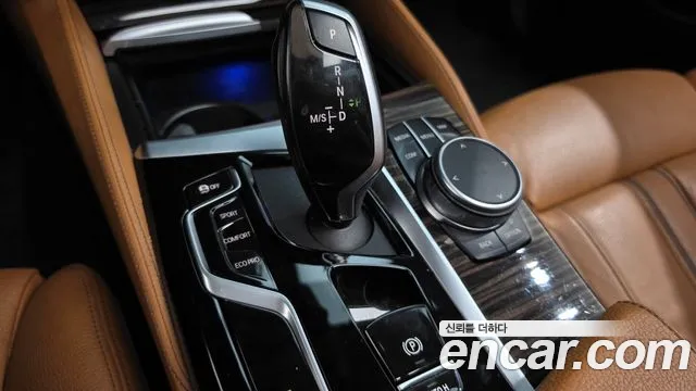 BMW 5-Series 2020 thumb 9