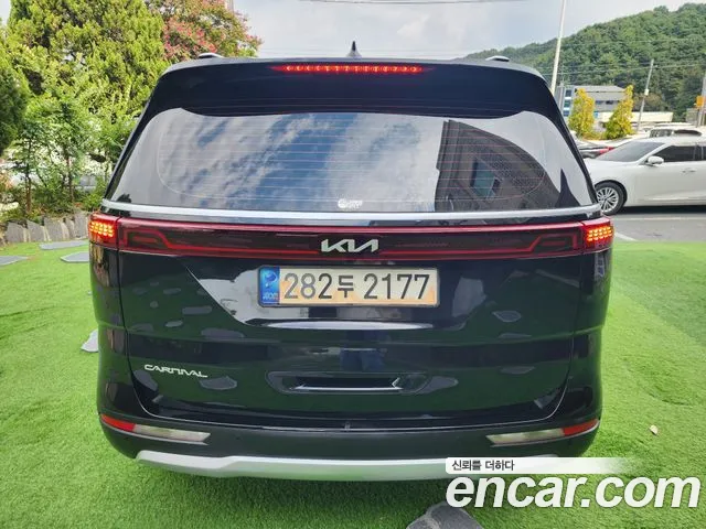Kia Carnival 2023 thumb 3
