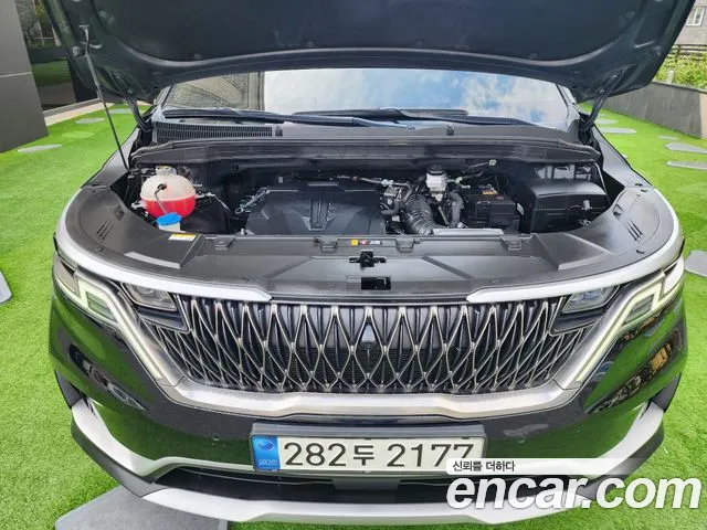 Kia Carnival 2023 thumb 8