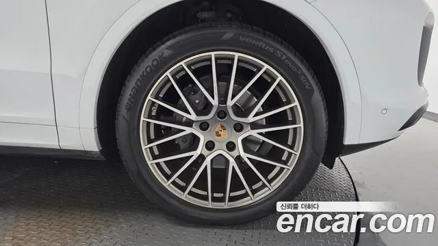 Porsche Cayenne 2022 thumb 4
