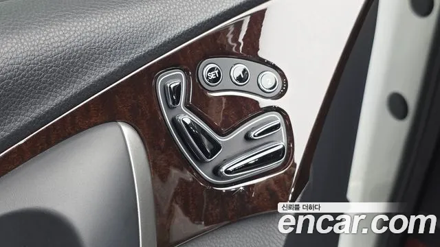 Hyundai Grandeur 2014 thumb 12